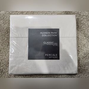 Hudson Park Collection Classic Percale Queen Flat Sheet - White